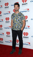 Taylor Lautner Longsleeve T-shirt #2774482