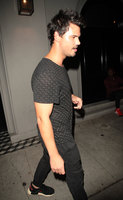 Taylor Lautner Longsleeve T-shirt #3058528