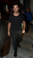 Taylor Lautner Longsleeve T-shirt #3058535