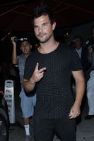 Taylor Lautner t-shirt #3058545