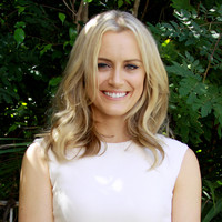 Taylor Schilling magic mug #G682536
