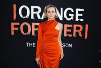 Taylor Schilling Sweatshirt #3901557