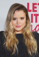 Taylor Spreitler Longsleeve T-shirt #3922010