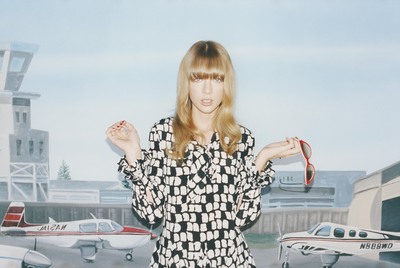 Taylor Swift Poster 2313802