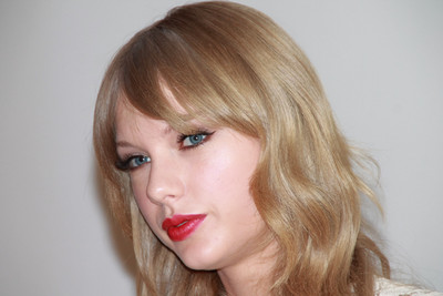 Taylor Swift puzzle 2361486