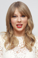 Taylor Swift Longsleeve T-shirt #2361487