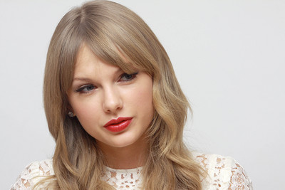 Taylor Swift puzzle 2361488