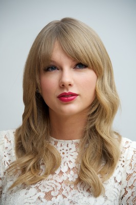 Taylor Swift Poster 2432263
