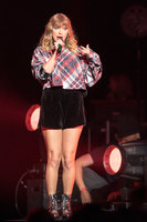 Taylor Swift t-shirt #2923036