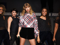 Taylor Swift hoodie #2923138
