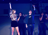 Taylor Swift Longsleeve T-shirt #2923167