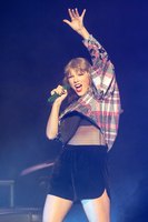 Taylor Swift Longsleeve T-shirt #2923178