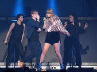 Taylor Swift t-shirt #2923211