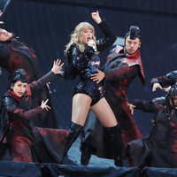 Taylor Swift Longsleeve T-shirt #3285475