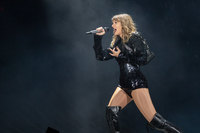 Taylor Swift Longsleeve T-shirt #3307041