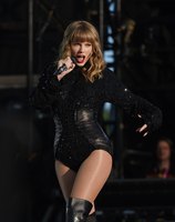 Taylor Swift Sweatshirt #3307044