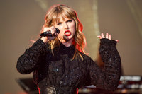 Taylor Swift Longsleeve T-shirt #3307045