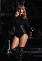 Taylor Swift Longsleeve T-shirt #3307074
