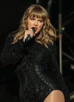 Taylor Swift Sweatshirt #3307194