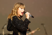 Taylor Swift Sweatshirt #3307240