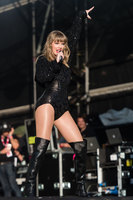 Taylor Swift t-shirt #3314537