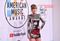 Taylor Swift Longsleeve T-shirt #3755706