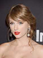 Taylor Swift Longsleeve T-shirt #3813718