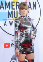 Taylor Swift Longsleeve T-shirt #3813722