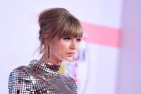 Taylor Swift Longsleeve T-shirt #3813859