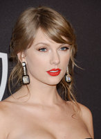 Taylor Swift Longsleeve T-shirt #3813917