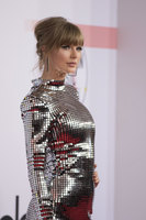 Taylor Swift Longsleeve T-shirt #3813926