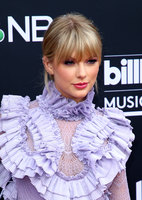 Taylor Swift Longsleeve T-shirt #3839434