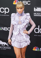 Taylor Swift Longsleeve T-shirt #3839508
