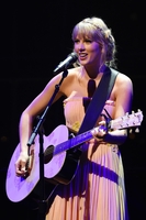 Taylor Swift t-shirt #3839546