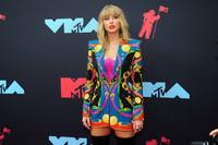 Taylor Swift Longsleeve T-shirt #3870690