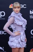 Taylor Swift Longsleeve T-shirt #3870778