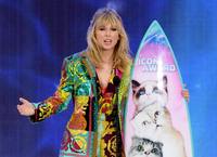 Taylor Swift Longsleeve T-shirt #3870818
