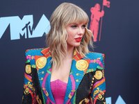 Taylor Swift Sweatshirt #3870842
