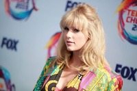 Taylor Swift Longsleeve T-shirt #3870866