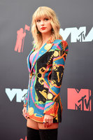 Taylor Swift Longsleeve T-shirt #3870880