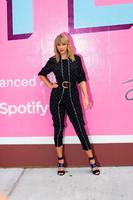 Taylor Swift Longsleeve T-shirt #3870886