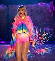 Taylor Swift t-shirt #3870914