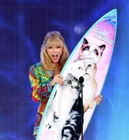 Taylor Swift Longsleeve T-shirt #3870930