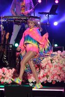 Taylor Swift Longsleeve T-shirt #3870954