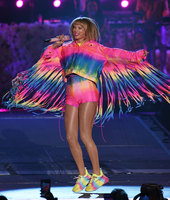 Taylor Swift Longsleeve T-shirt #3871055
