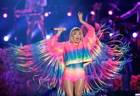 Taylor Swift Longsleeve T-shirt #3871062