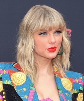 Taylor Swift Longsleeve T-shirt #3871072