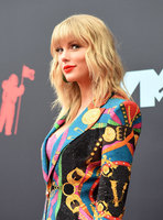 Taylor Swift Longsleeve T-shirt #3871150