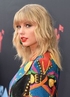 Taylor Swift Longsleeve T-shirt #3900835