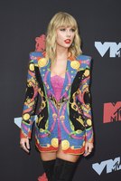 Taylor Swift Longsleeve T-shirt #3900858